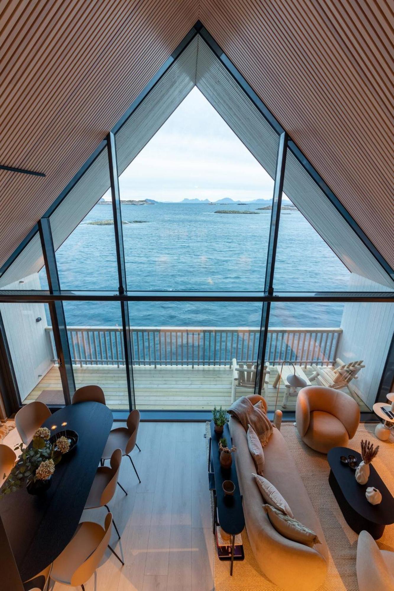 Leilighet Med Fantastisk Utsikt Henningsvaer Exterior photo